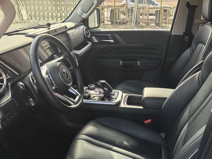 Фото 6 - Tank 300