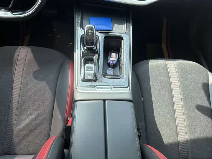 Фото 12 - Dongfeng Aeolus Yixuan Max