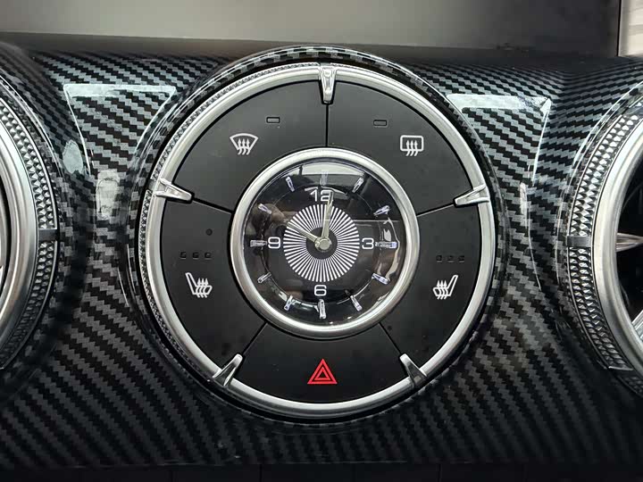 Фото 7 - Tank 300