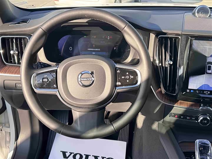 Фото 7 - Volvo XC60 Hybrid