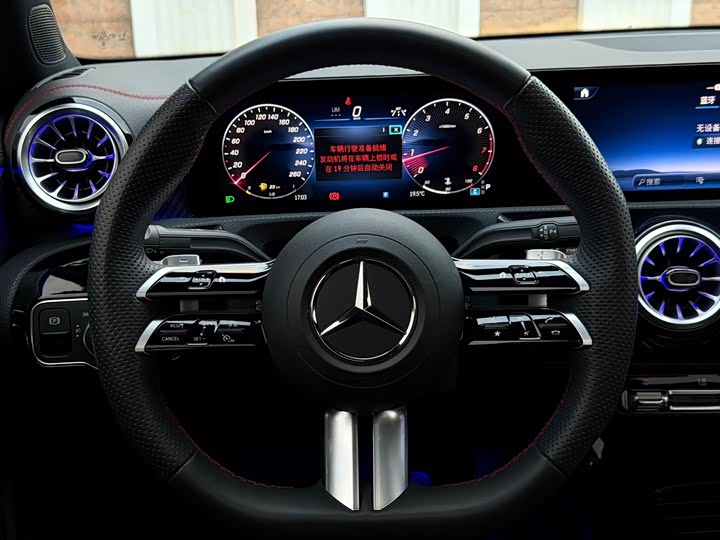 Фото 11 - Mercedes-Benz A-Class