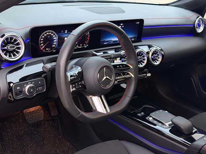 Фото 20 - Mercedes-Benz A-Class