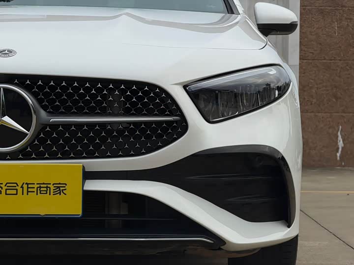 Фото 4 - Mercedes-Benz A-Class