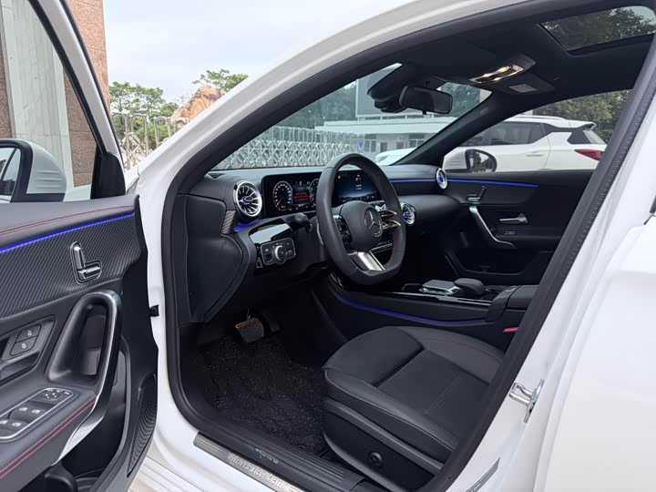 Фото 7 - Mercedes-Benz A-Class