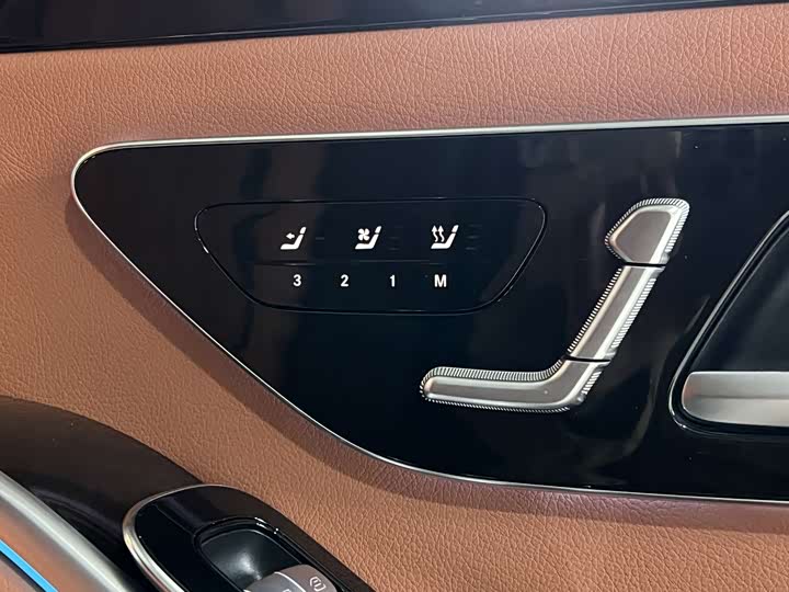 Фото 14 - Mercedes-Benz S-Class