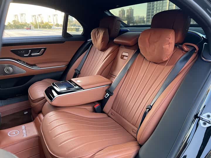 Фото 8 - Mercedes-Benz S-Class