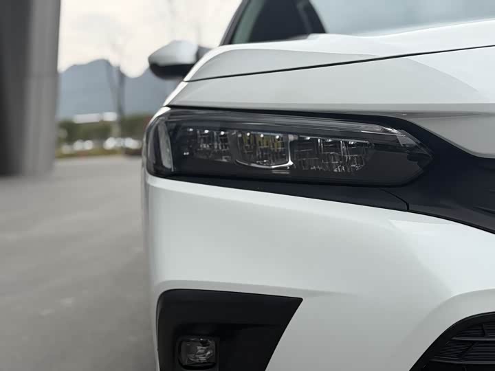 Фото 8 - Honda Civic