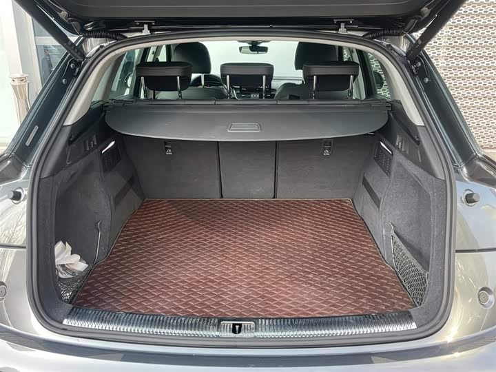 Фото 9 - Audi Q5L