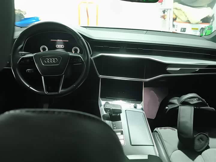 Фото 10 - Audi A6L