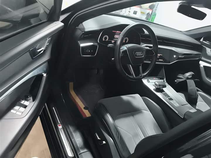 Фото 16 - Audi A6L