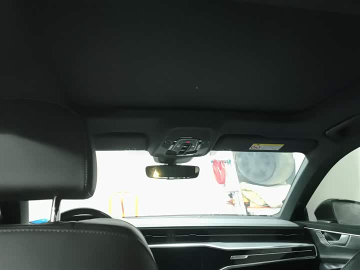 Фото 18 - Audi A6L