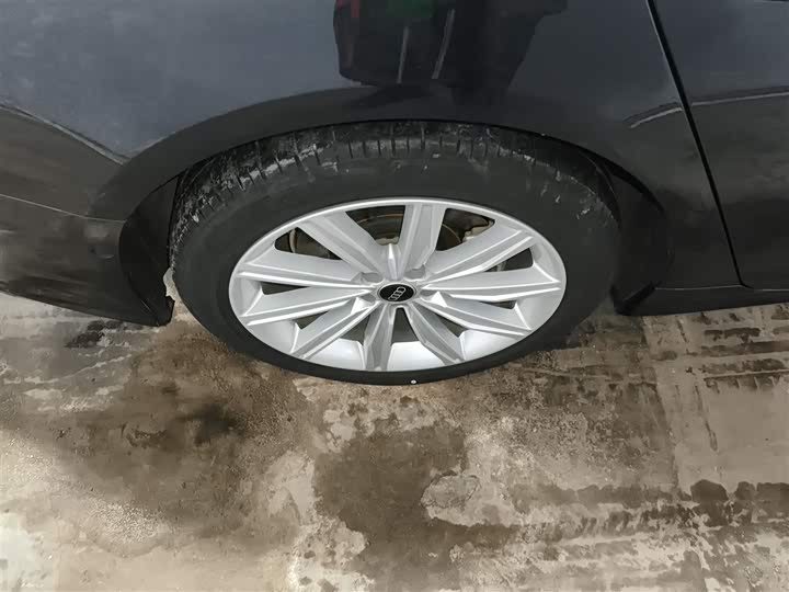 Фото 26 - Audi A6L