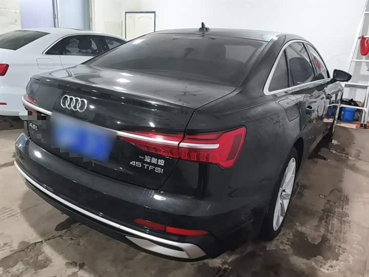 Фото 7 - Audi A6L