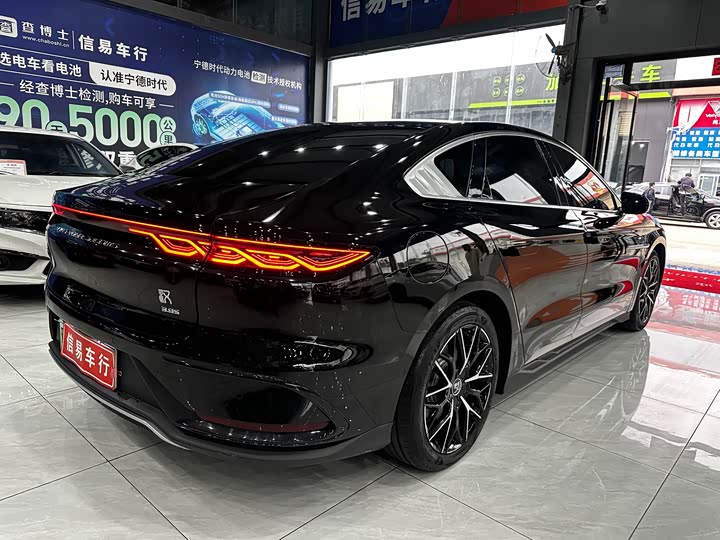 Фото 18 - BYD Han