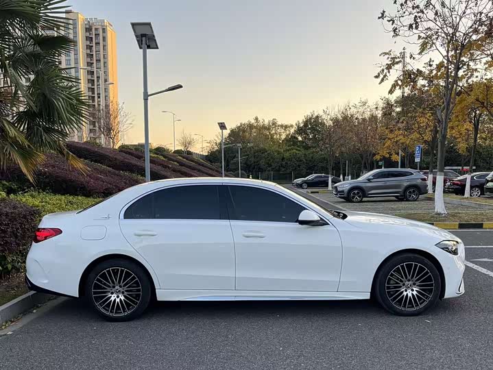 Фото 10 - Mercedes-Benz C-Class