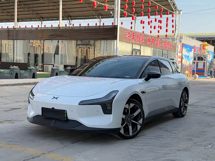 Фото 1 - XPeng Mona M03