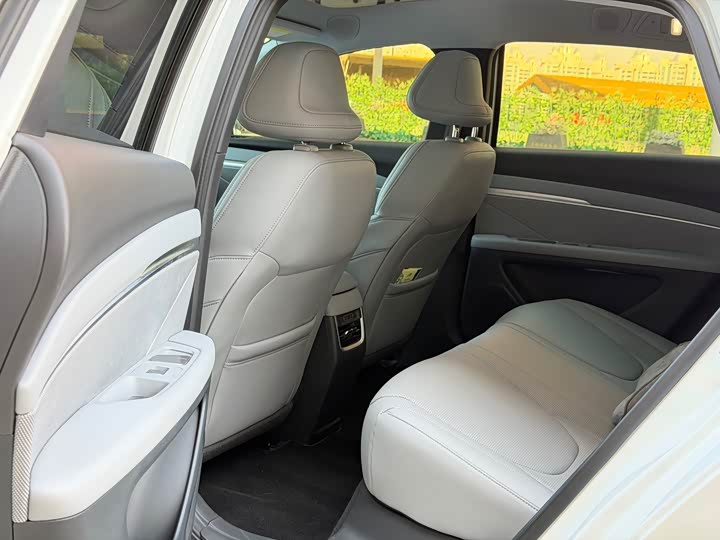 Фото 8 - XPeng Mona M03