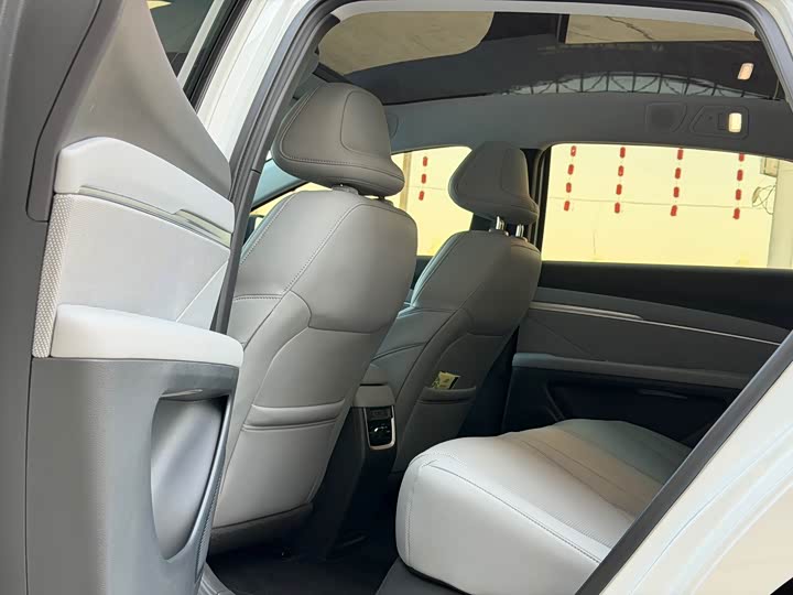 Фото 9 - XPeng Mona M03