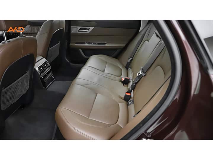 Фото 7 - Jaguar XF L