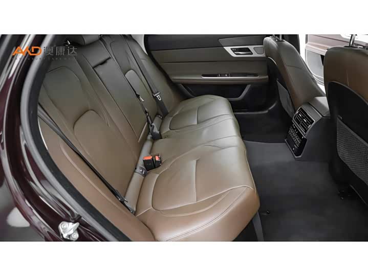 Фото 8 - Jaguar XF L