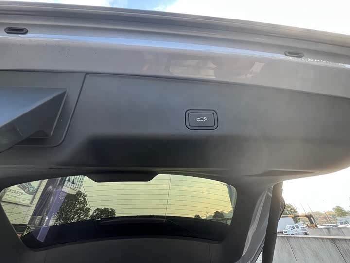 Фото 12 - Geely Monjaro