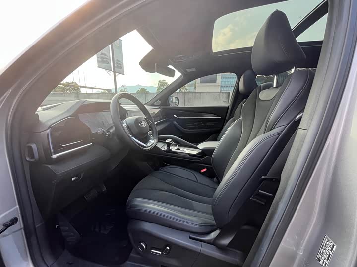 Фото 5 - Geely Monjaro