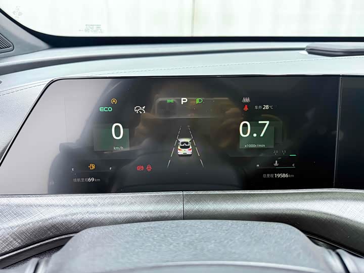 Фото 11 - Changan UNI-T