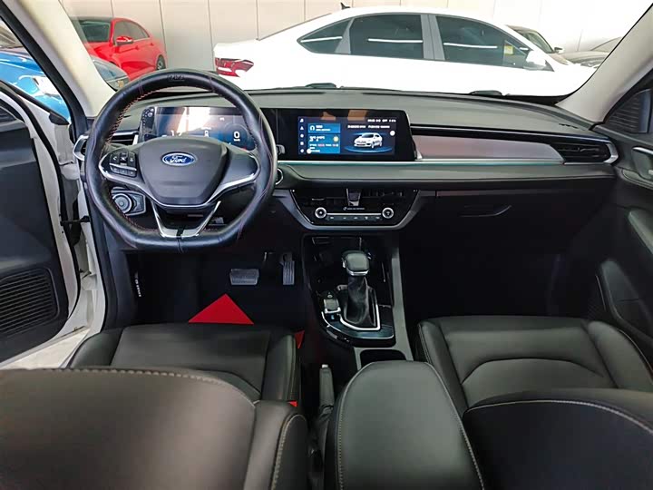 Фото 10 - Ford Escort