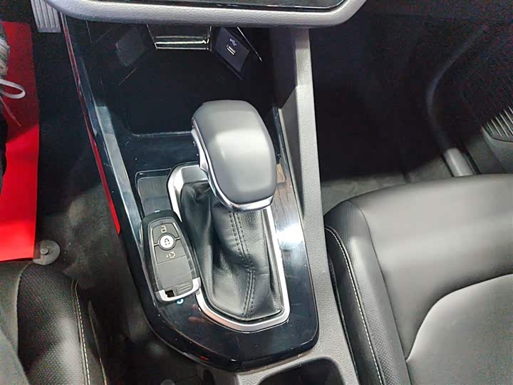 Фото 14 - Ford Escort