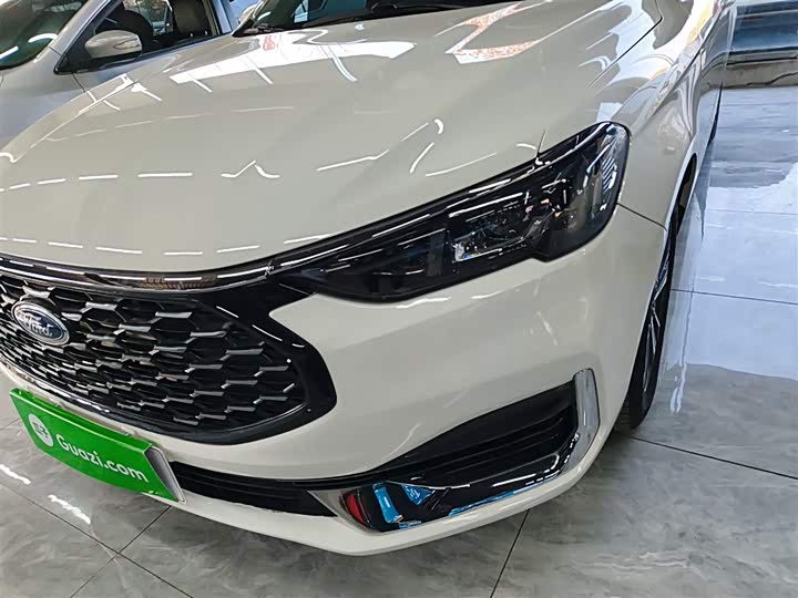 Фото 24 - Ford Escort