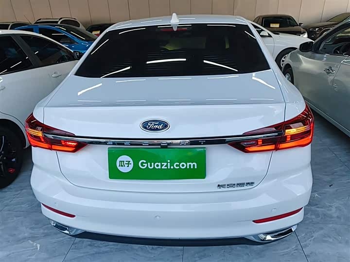 Фото 6 - Ford Escort