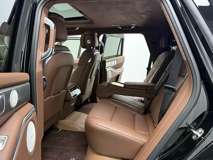 Фото 9 - Tank 700 Hybrid