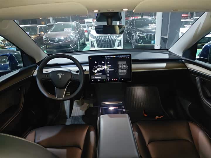 Фото 10 - Tesla Model Y