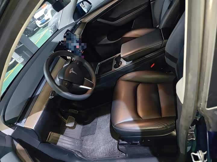 Фото 15 - Tesla Model Y