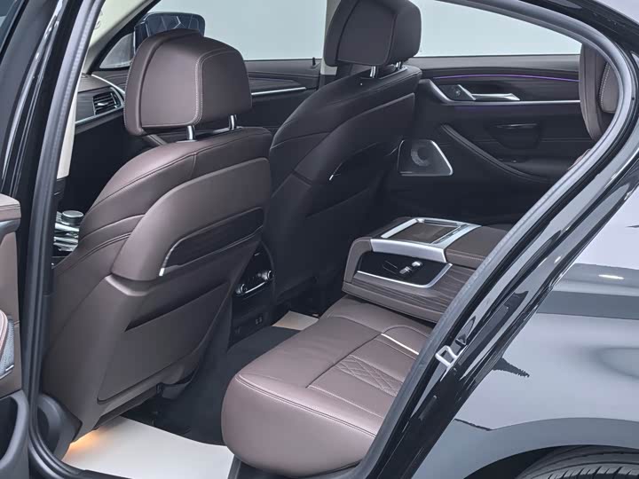 Фото 10 - BMW 5 Series