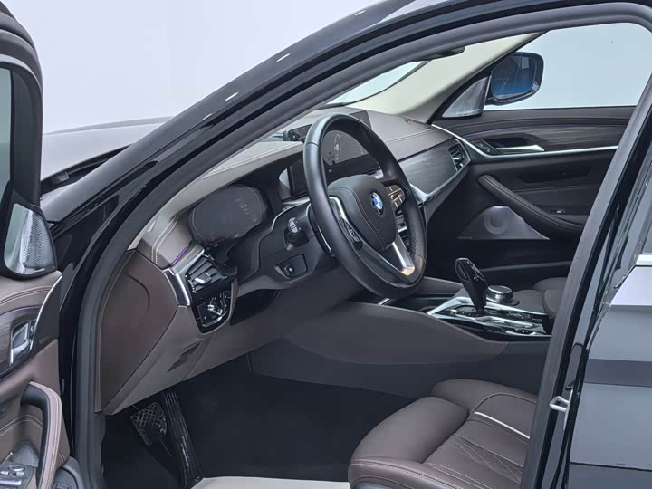 Фото 12 - BMW 5 Series