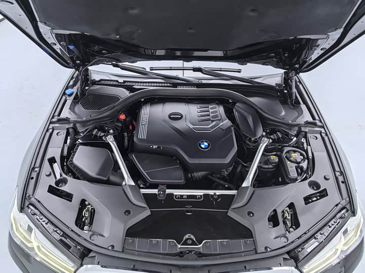 Фото 17 - BMW 5 Series