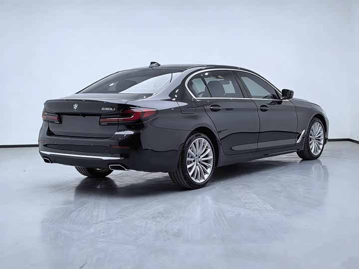 Фото 5 - BMW 5 Series