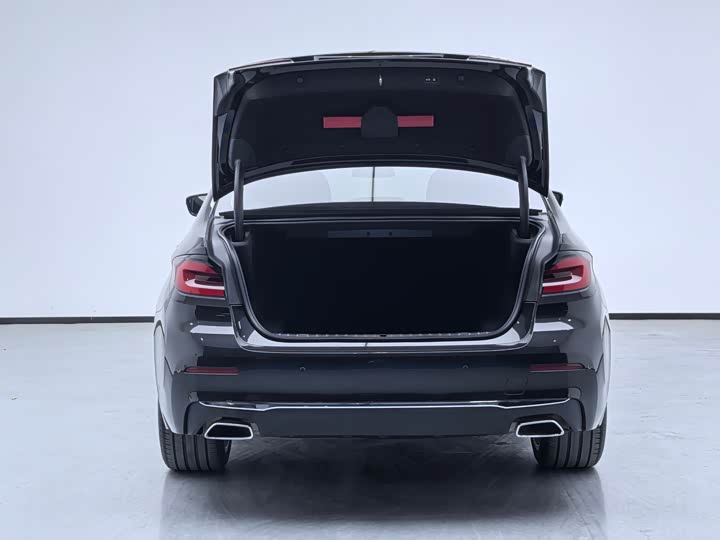 Фото 9 - BMW 5 Series