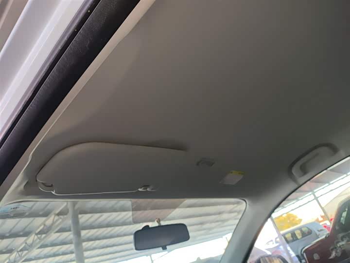 Фото 18 - Roewe Clever