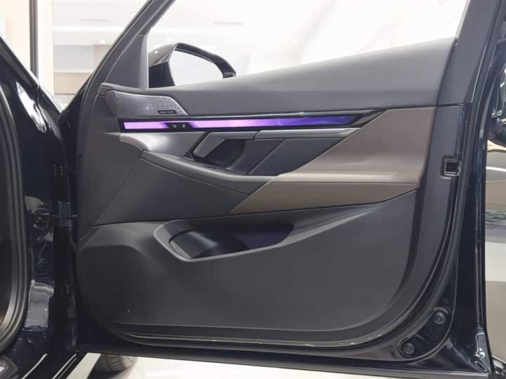 Фото 12 - BMW 5 Series