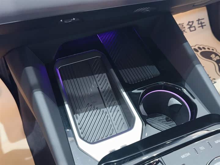 Фото 16 - BMW 5 Series