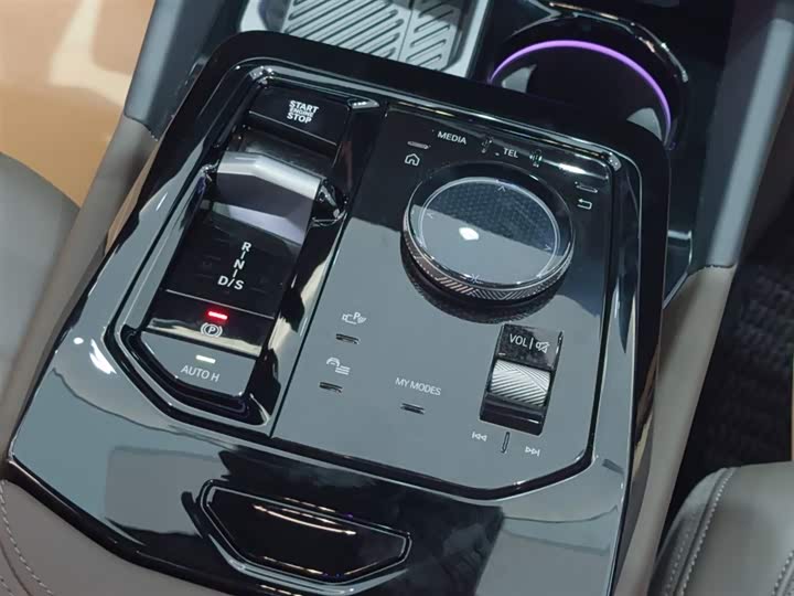 Фото 2 - BMW 5 Series