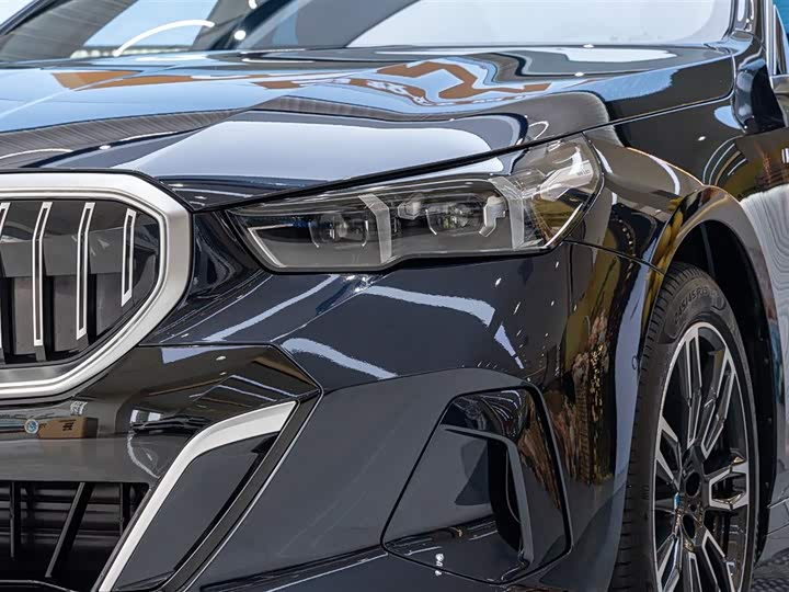 Фото 6 - BMW 5 Series