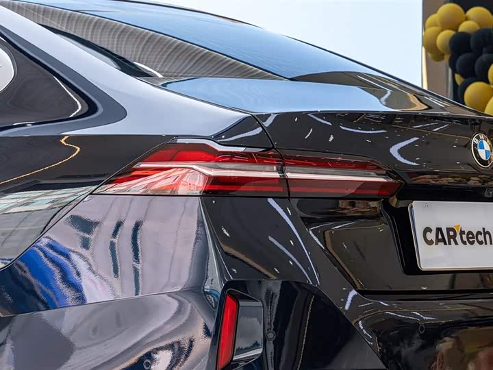 Фото 9 - BMW 5 Series