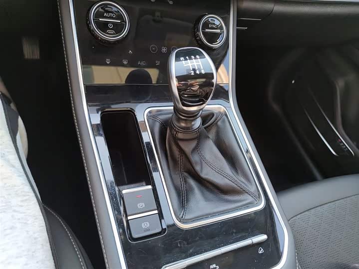 Фото 14 - Chery Tiggo 8