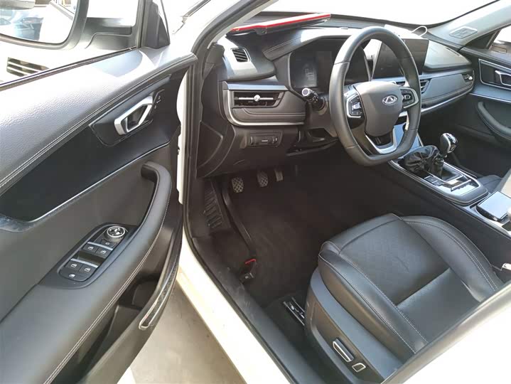 Фото 16 - Chery Tiggo 8