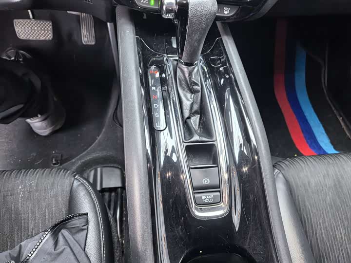 Фото 11 - Honda Vezel