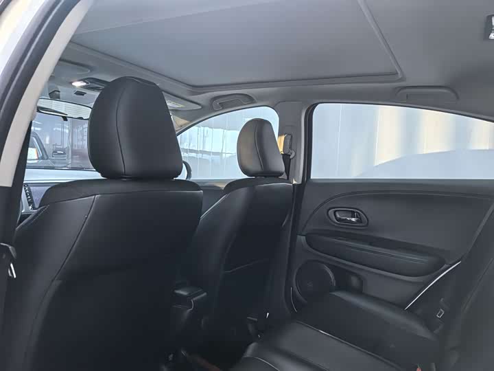 Фото 12 - Honda Vezel