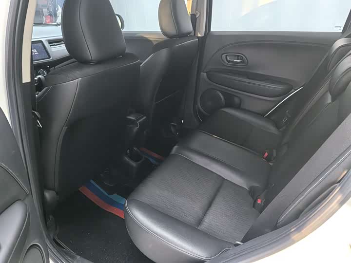 Фото 13 - Honda Vezel